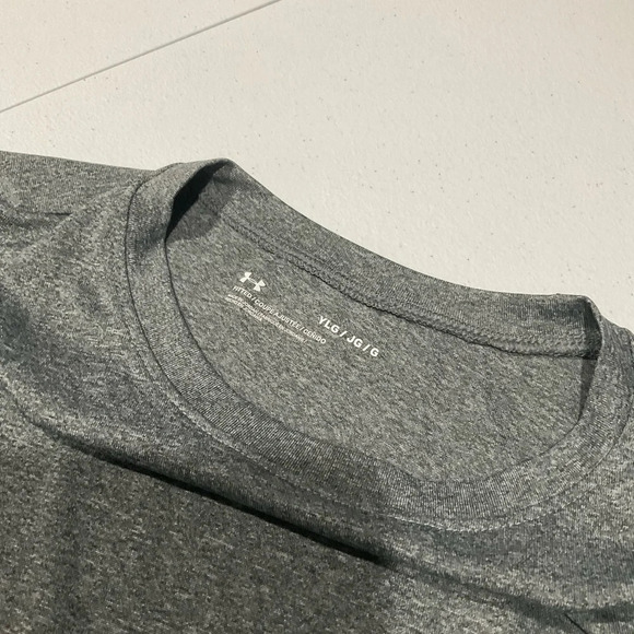 Boys Large Under Armor long-sleeve Tee - Picture 3 of 3